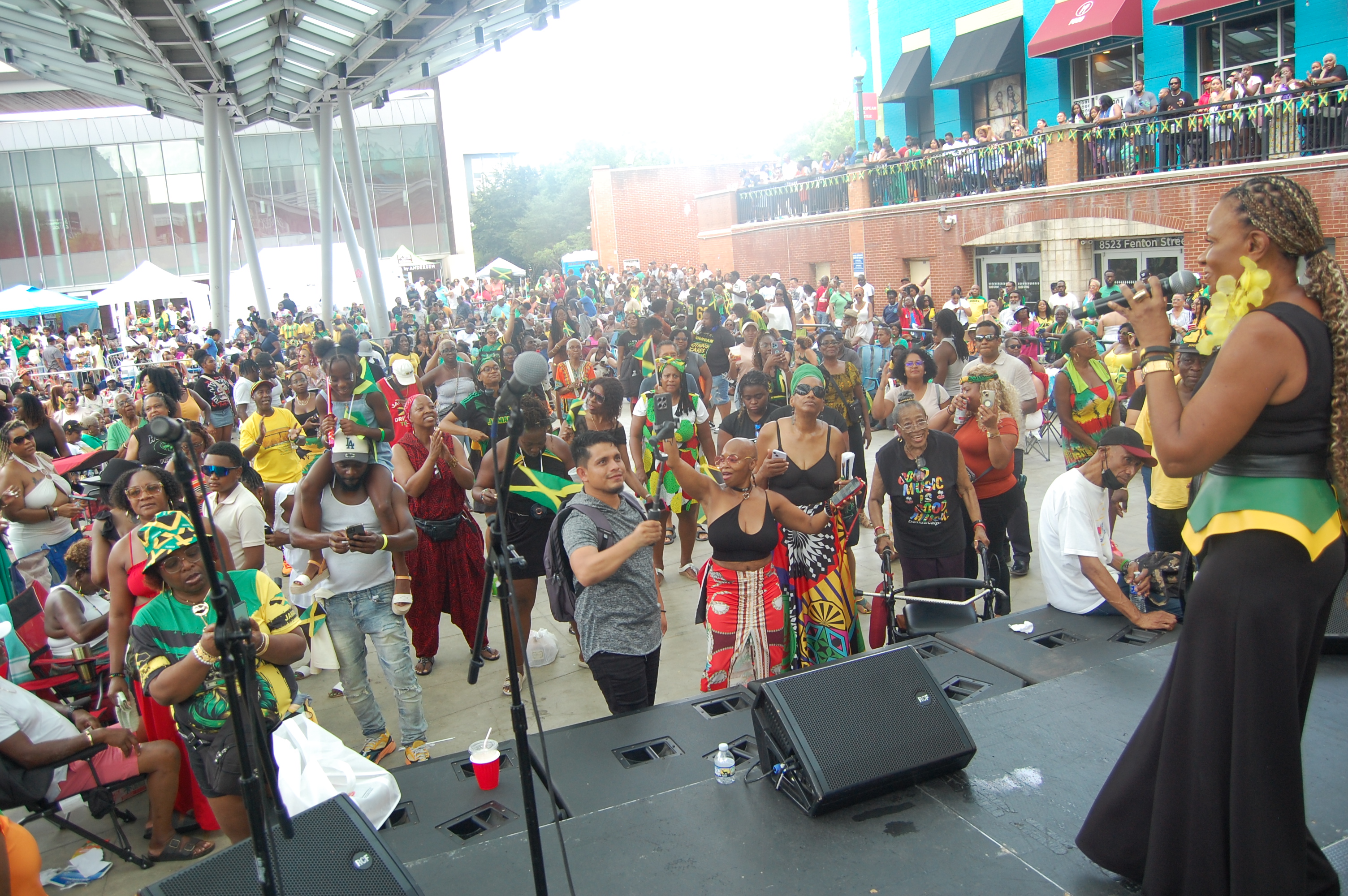 Jamaica’s songbird Gem Myers performs her signature hit ‘One man woman’ to the delight of the large audience at the annual JAMAICA Fest on Sunday august 17, 2025. 